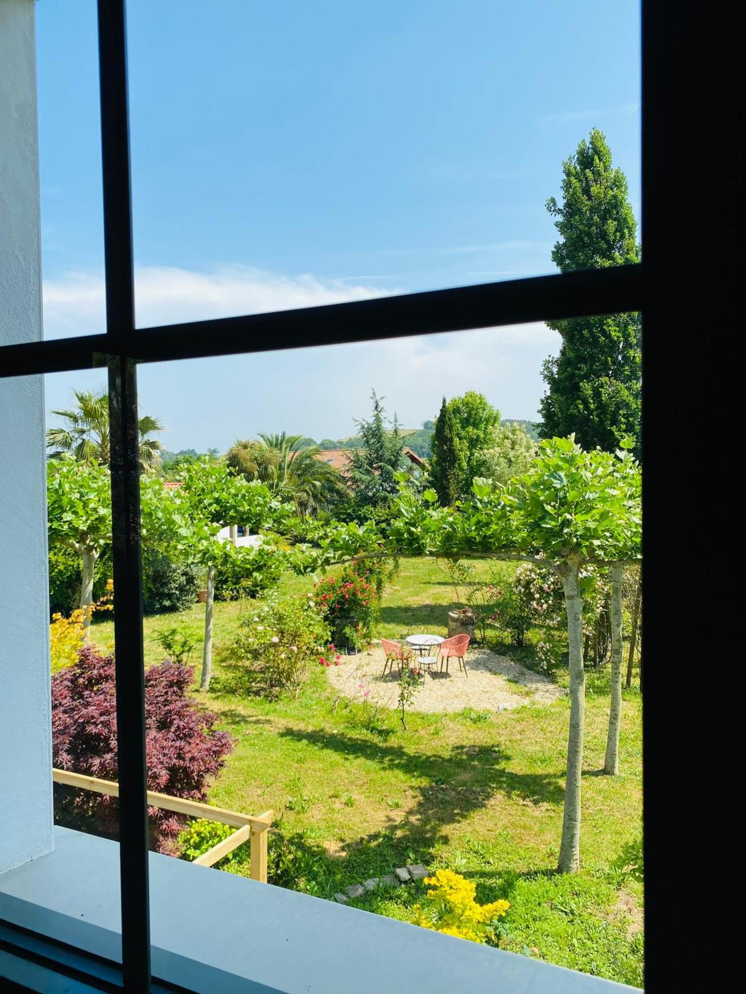 La Bastide De Guiche Entre Ocean Et Montagnes Apartment Exterior photo